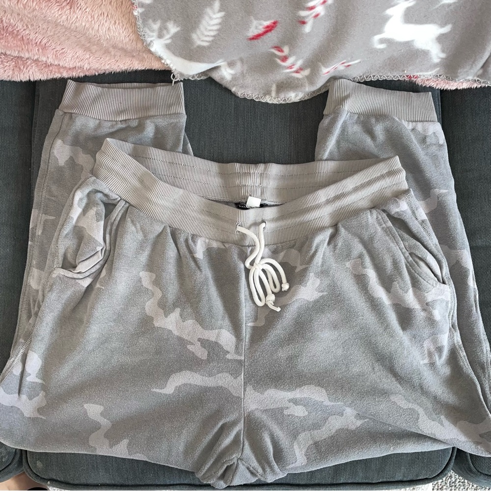 american eagle sweat pants joggers